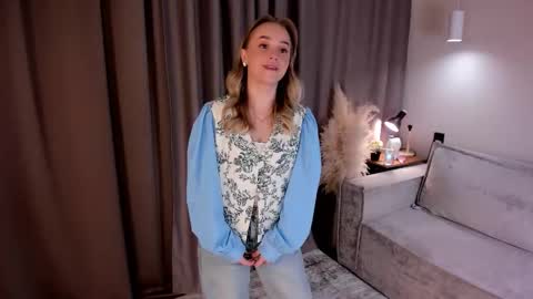 Snapshot of _ammy_moore_ chatting on March 17, 2026, 12:41 pm Amily online show from March 17, 2026, 12:41 pm