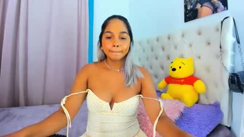 Analia online show from February 1, 2025, 12:40 am