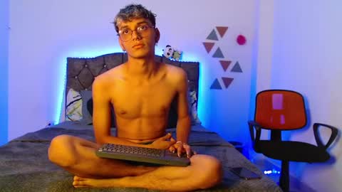 Snapshot of _andrew_willyams chatting on January 19, 2025, 10:39 pm Andres online show from January 19, 2025, 10:39 pm