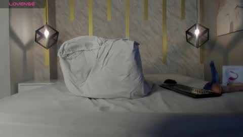 Snapshot of _andrewfalcon1 chatting on December 12, 2024, 10:31 pm Andrew online show from December 12, 2024, 10:31 pm