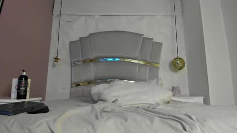 Snapshot of _andrewfalcon1 chatting on January 4, 2025, 1:31 am Andrew online show from January 4, 2025, 1:31 am