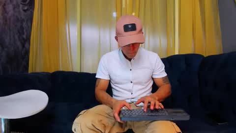 Snapshot of _angel_rivera chatting on February 14, 2026, 9:11 pm Angel Rivera online show from February 14, 2026, 9:11 pm