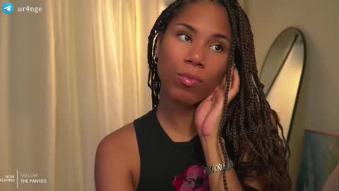 Snapshot of _angeleyes chatting on December 18, 2025, 1:33 am Angie - online show from December 18, 2025, 1:33 am