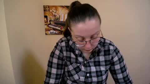 Snapshot of _annabelle_lee chatting on February 25, 2025, 10:04 am Anna online show from February 25, 2025, 10:04 am