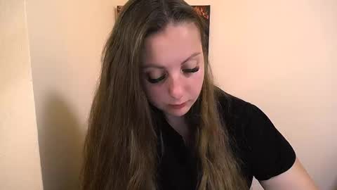 Snapshot of _annabelle_lee chatting on September 10, 2025, 6:24 am Anna online show from September 10, 2025, 6:24 am