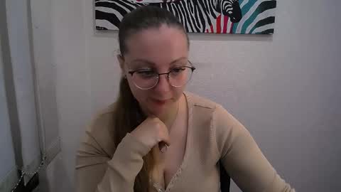 Snapshot of _annabelle_lee chatting on November 11, 2025, 8:14 am Anna online show from November 11, 2025, 8:14 am