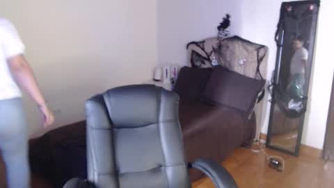 Anne online show from November 1, 2025, 6:43 pm