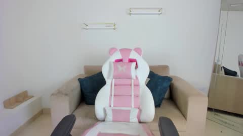 Snapshot of _april_smith_ chatting on January 16, 2026, 12:20 pm online show from January 16, 2026, 12:20 pm