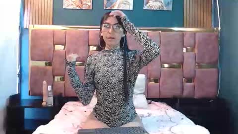 Snapshot of _aranza23 chatting on May 15, 2026, 12:01 pm Aranza. online show from May 15, 2026, 12:01 pm