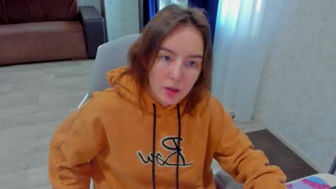 Snapshot of _arina_cox__ chatting on September 17, 2025, 11:01 am Arina online show from September 17, 2025, 11:01 am