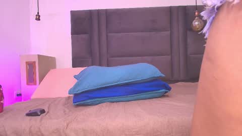 Arlet online show from October 31, 2025, 3:18 am