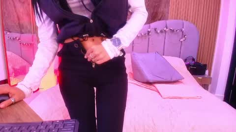 Arlet online show from April 26, 2026, 3:04 am