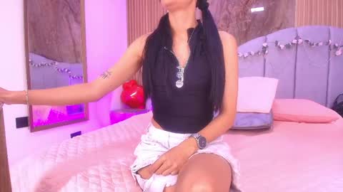 Arlet online show from May 13, 2026, 3:04 am