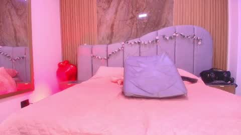 Arlet online show from May 26, 2026, 3:02 am