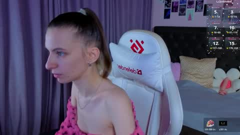 _ash_leyy_ online show from April 21, 2026, 1:42 am