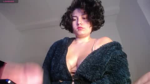 Snapshot of _atenea_golden chatting on January 23, 2025, 10:44 pm atenea online show from January 23, 2025, 10:44 pm