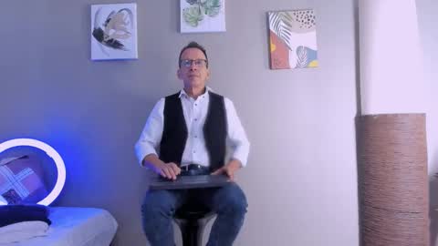 _axelking_ online show from November 21, 2025, 11:42 am