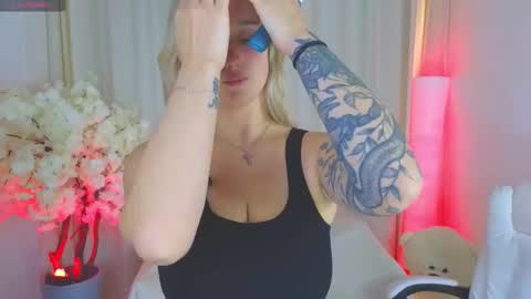 Snapshot of _b00bss_ chatting on October 24, 2025, 3:36 am Jess online show from October 24, 2025, 3:36 am