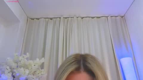 Snapshot of _b00bss_ chatting on November 14, 2025, 3:27 am Jess online show from November 14, 2025, 3:27 am