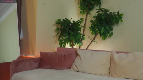 Snapshot of _b00bss_ chatting on February 27, 2026, 3:39 am Jess online show from February 27, 2026, 3:39 am