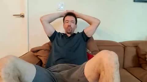 Snapshot of _b_h_c_ chatting on December 18, 2025, 11:00 pm _b_h_c_ online show from December 18, 2025, 11:00 pm