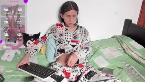 _baby_vi online show from May 13, 2026, 7:55 pm