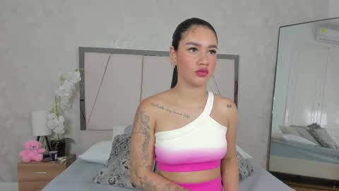 Snapshot of _bellanova chatting on December 14, 2025, 12:21 pm Bella Nova online show from December 14, 2025, 12:21 pm