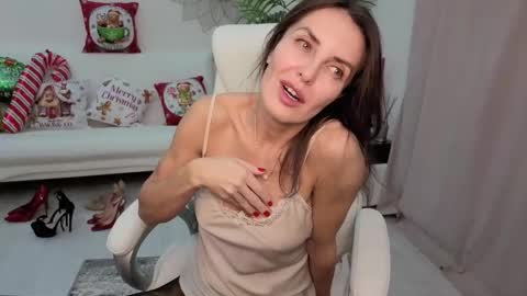 Snapshot of _beylly chatting on December 3, 2025, 4:27 pm Beylly online show from December 3, 2025, 4:27 pm