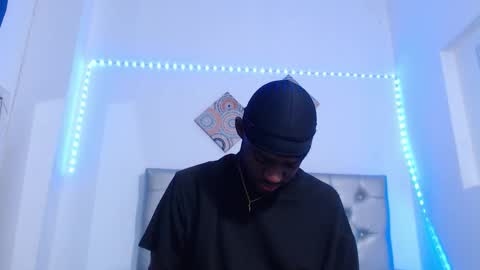 Snapshot of _black_stallion chatting on November 30, 2025, 3:32 am Andrew online show from November 30, 2025, 3:32 am