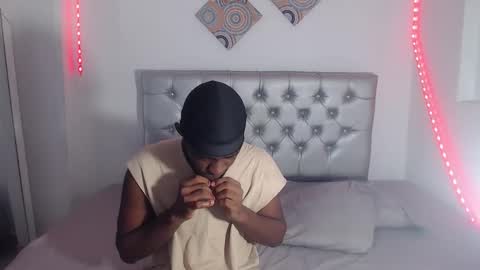 Snapshot of _black_stallion chatting on December 2, 2025, 7:09 pm Andrew online show from December 2, 2025, 7:09 pm