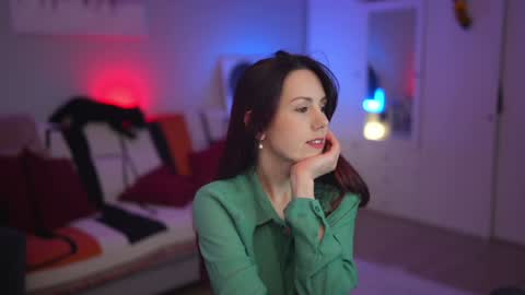 Snapshot of _blackbee_ chatting on February 20, 2026, 6:19 am Lili online show from February 20, 2026, 6:19 am