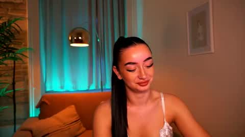 Snapshot of _blackpeaarl chatting on June 16, 2026, 6:43 pm Pearl online show from June 16, 2026, 6:43 pm