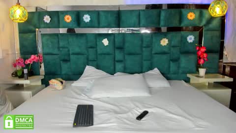 _bonnyandclyde online show from January 12, 2026, 12:32 pm