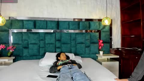 _bonnyandclyde online show from February 27, 2026, 12:38 pm