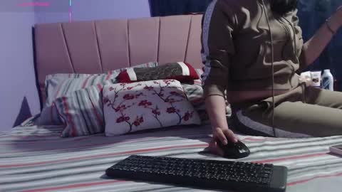 Snapshot of _boombom__ chatting on February 12, 2026, 11:22 pm _boombom__ online show from February 12, 2026, 11:22 pm