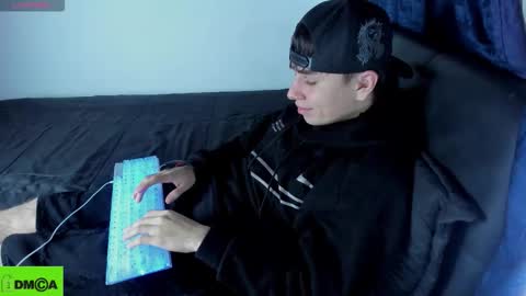 Snapshot of _broken_47 chatting on January 18, 2026, 9:46 am FELIPE CAMACHO dont forget to support me with a little hand up online show from January 18, 2026, 9:46 am