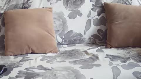 Snapshot of _bunny_b chatting on December 17, 2025, 6:30 am I will be back soon online show from December 17, 2025, 6:30 am