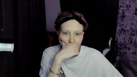 Snapshot of _caramel_milk_ chatting on February 16, 2025, 4:42 pm Merlizz online show from February 16, 2025, 4:42 pm