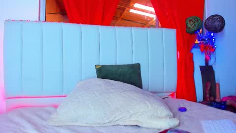 Carolina  online show from September 26, 2025, 5:39 pm