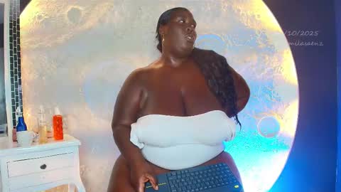 Caro. online show from October 21, 2025, 7:47 pm