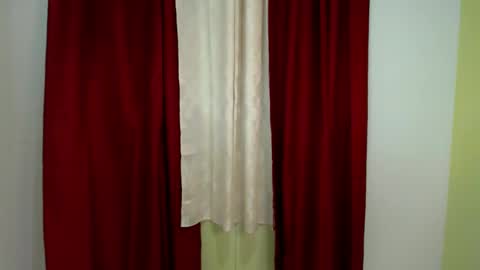 Snapshot of _caroline18_ chatting on January 29, 2025, 6:28 pm Kate flores online show from January 29, 2025, 6:28 pm