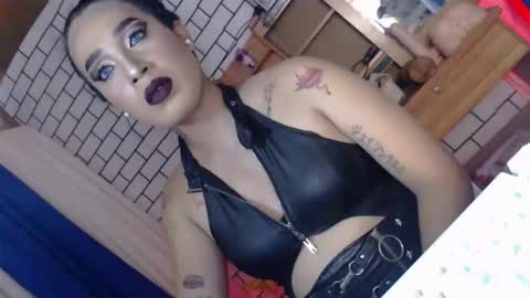 Snapshot of _caroline69 chatting on April 8, 2026, 7:52 am Caroline online show from April 8, 2026, 7:52 am