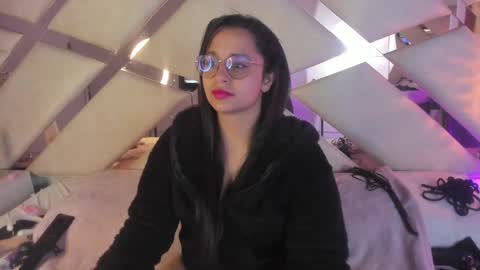 Snapshot of _carolinee_sweet chatting on December 13, 2024, 6:10 am Caroline Sweet online show from December 13, 2024, 6:10 am