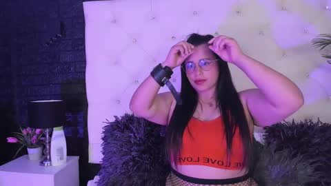 Snapshot of _carolinee_sweet chatting on January 8, 2025, 6:20 am Caroline Sweet online show from January 8, 2025, 6:20 am