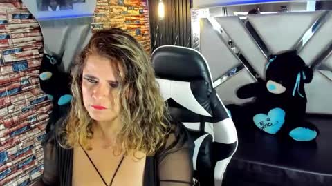 _casandra11 online show from February 10, 2025, 11:45 pm