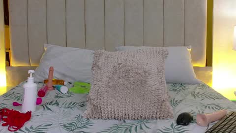 Snapshot of _cate_ chatting on March 28, 2026, 9:25 pm _cate_ online show from March 28, 2026, 9:25 pm