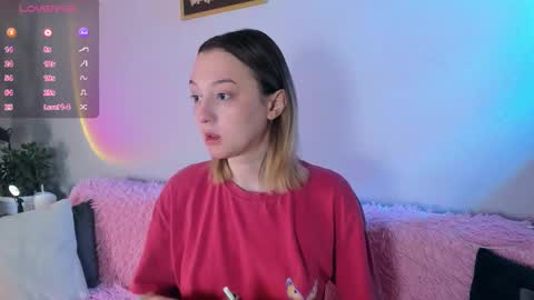 Snapshot of _ccrystaa_ chatting on November 9, 2025, 6:44 am Christina Chris online show from November 9, 2025, 6:44 am