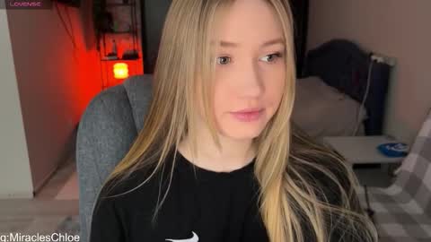 Snapshot of _chloe_miller_ chatting on February 7, 2026, 5:33 am _chloe_miller_ online show from February 7, 2026, 5:33 am