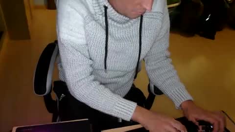 Snapshot of _chris_87 chatting on December 15, 2025, 9:30 pm chris 87 online show from December 15, 2025, 9:30 pm