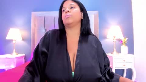 _ciara_benet_ online show from January 23, 2025, 12:09 pm